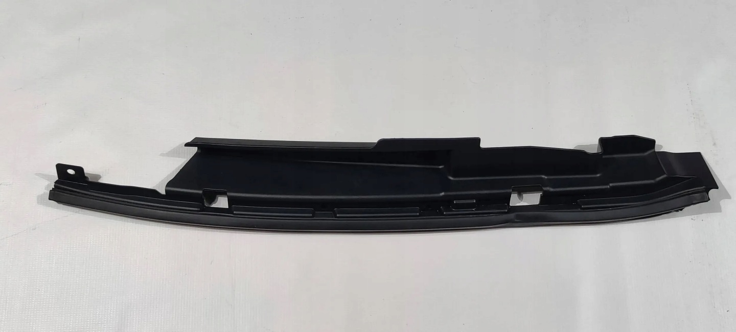 cap of a fender front front left Lincoln Continental 2017