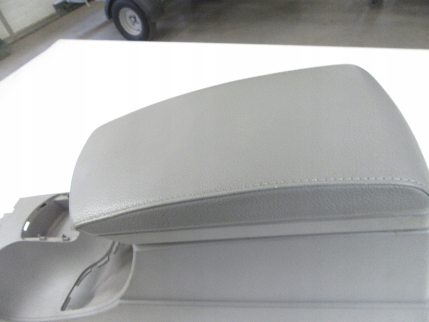 armrest tunel BMW e83 X3 EUROPA grey leather
