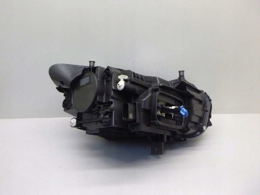 MERCEDES B KLASA W A 247 FULL LED MULTIBEAM left
