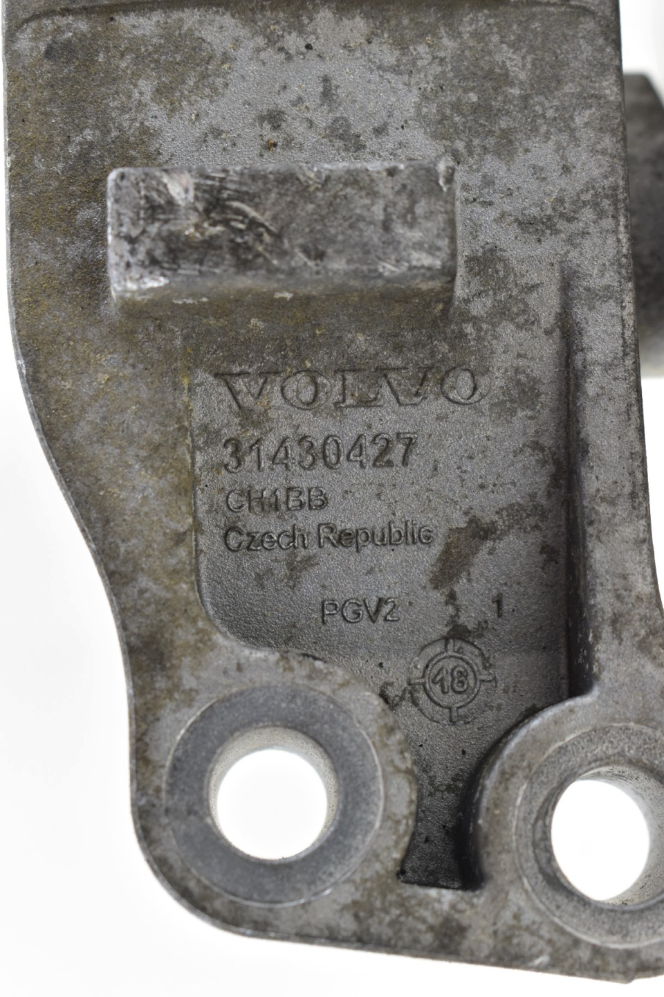 engine mount VOLVO V40 2.0 D 31430427