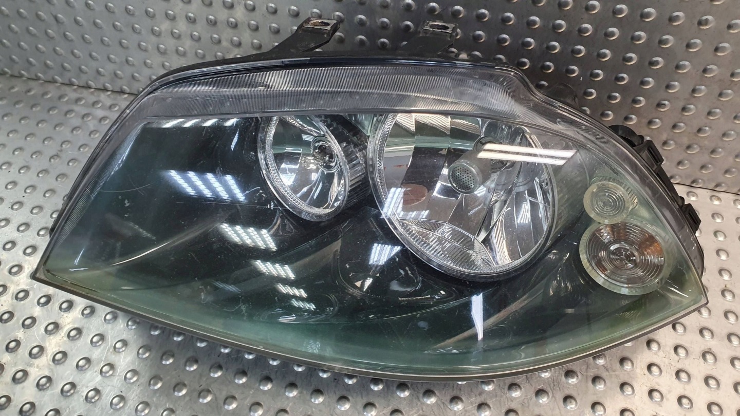 light front left SEAT IBIZA 6L green 02