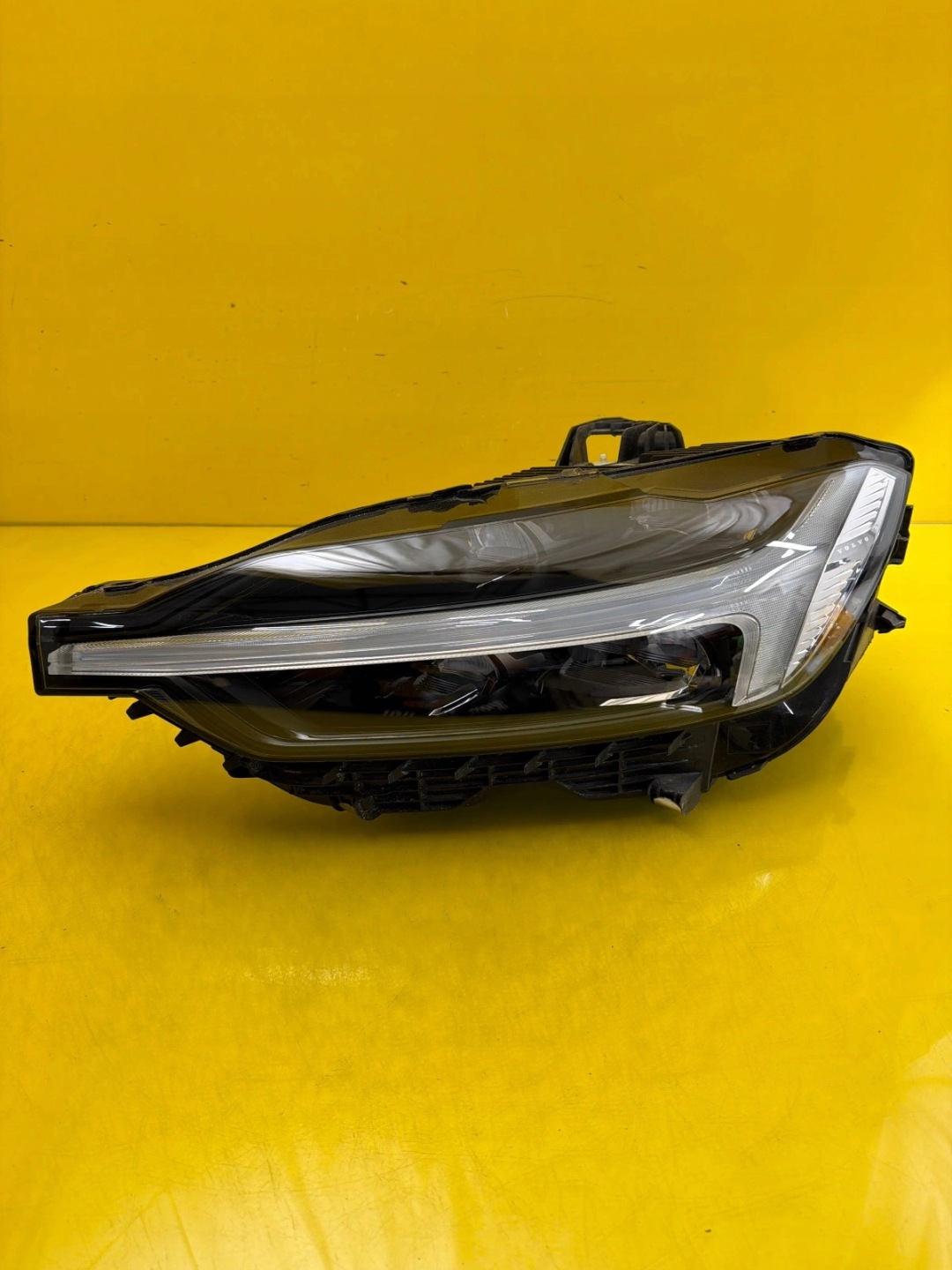 light left Volvo XC60 II Lift 20- Full Led 32404705