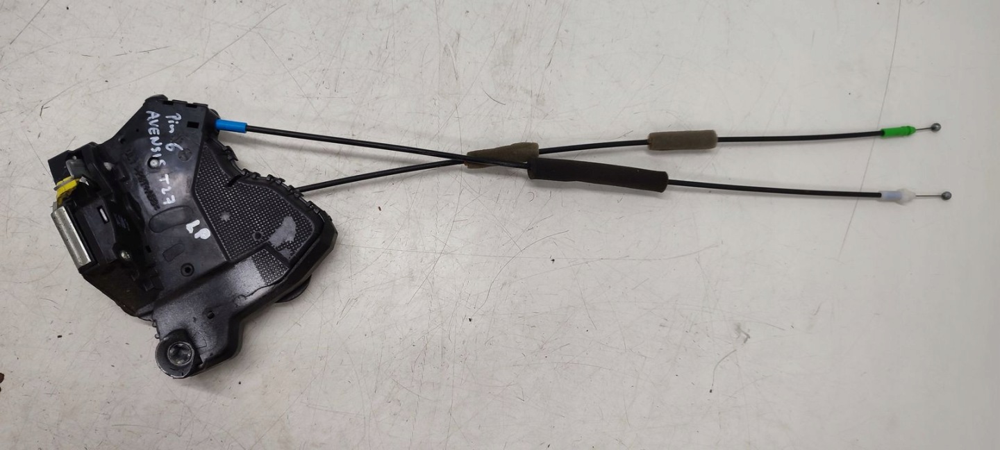 lock door front front left Toyota Avensis T27