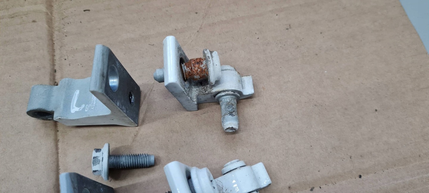 A7 4G S7 hinge hinges door left left front front KOMPLET LY9C