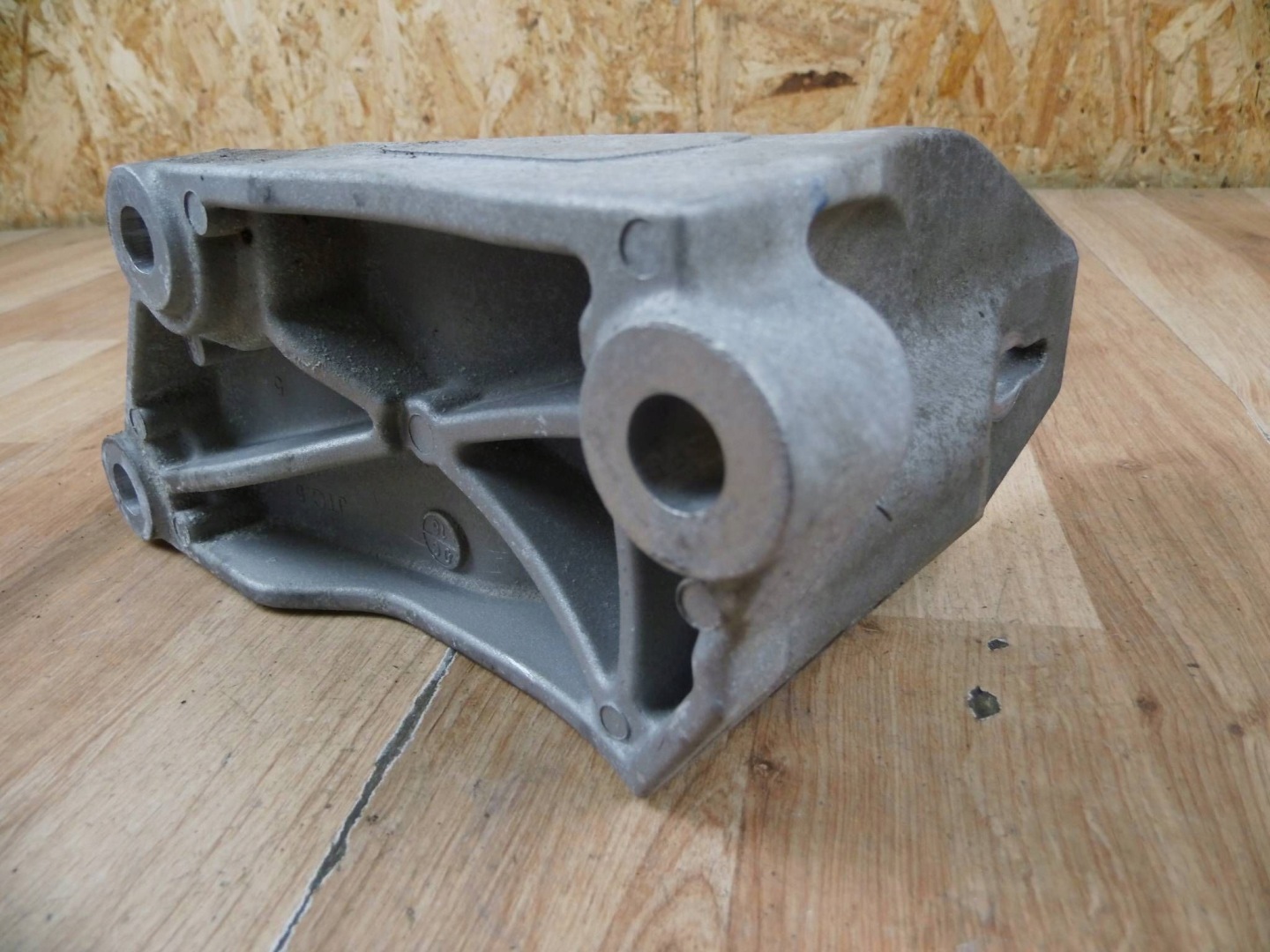 Nissan Leaf II ZE1 holder holder engine mount 11232-3NF0A