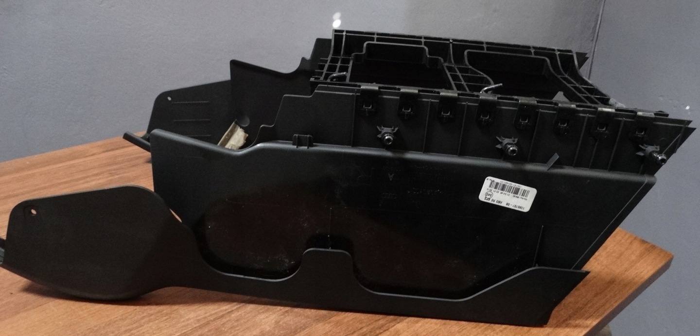 perfect condition cover frame tunnel AUDI A8 D5 1 9
