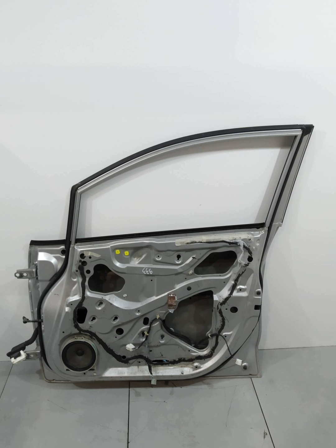 door right front NH700M Honda FR-V and (2004-2009)
