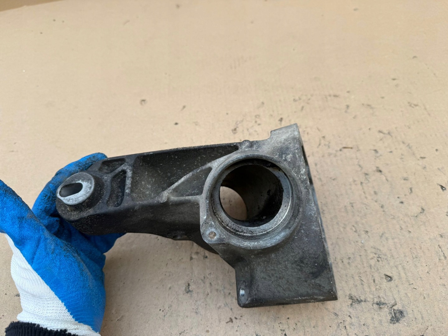 engine mount MERCEDES W204 2.2CDI A6462230604