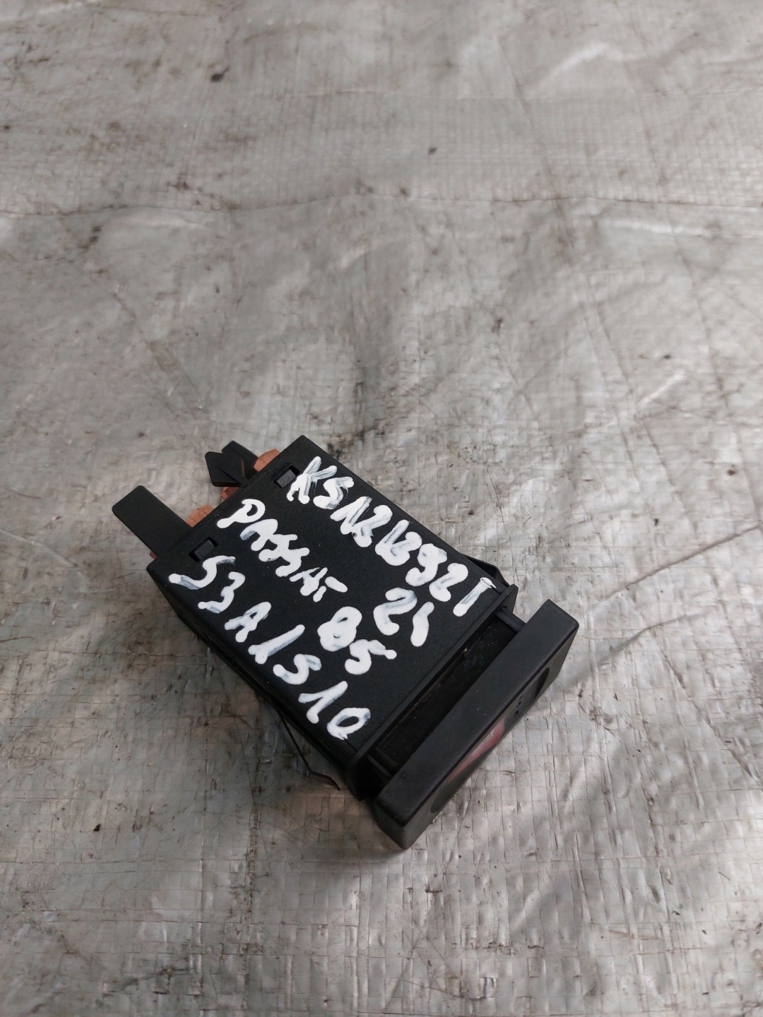 button switch of warning lights VW PASSAT B5