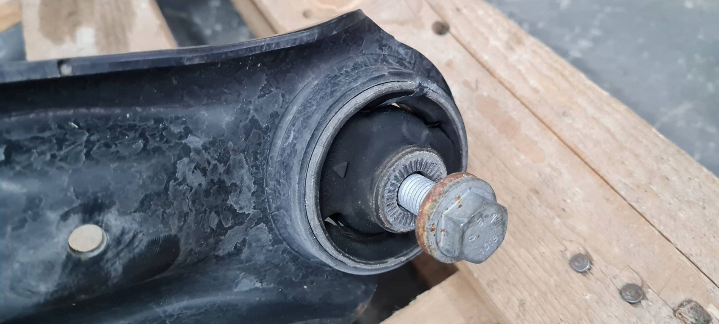 Q3 83A Querlenker unterer rechts vorne vorne 2.0 TFSI 3Q0407152S