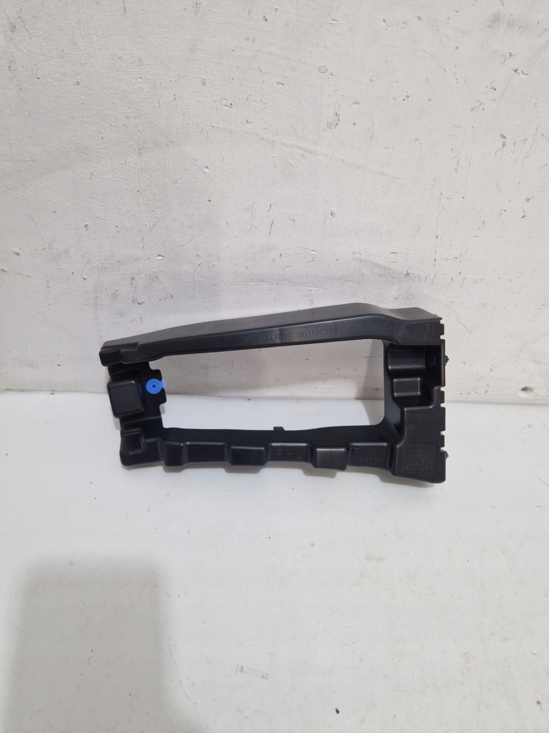 * CITROEN BERLINGO IV 2018- bumper bracket right rear part 9816808680