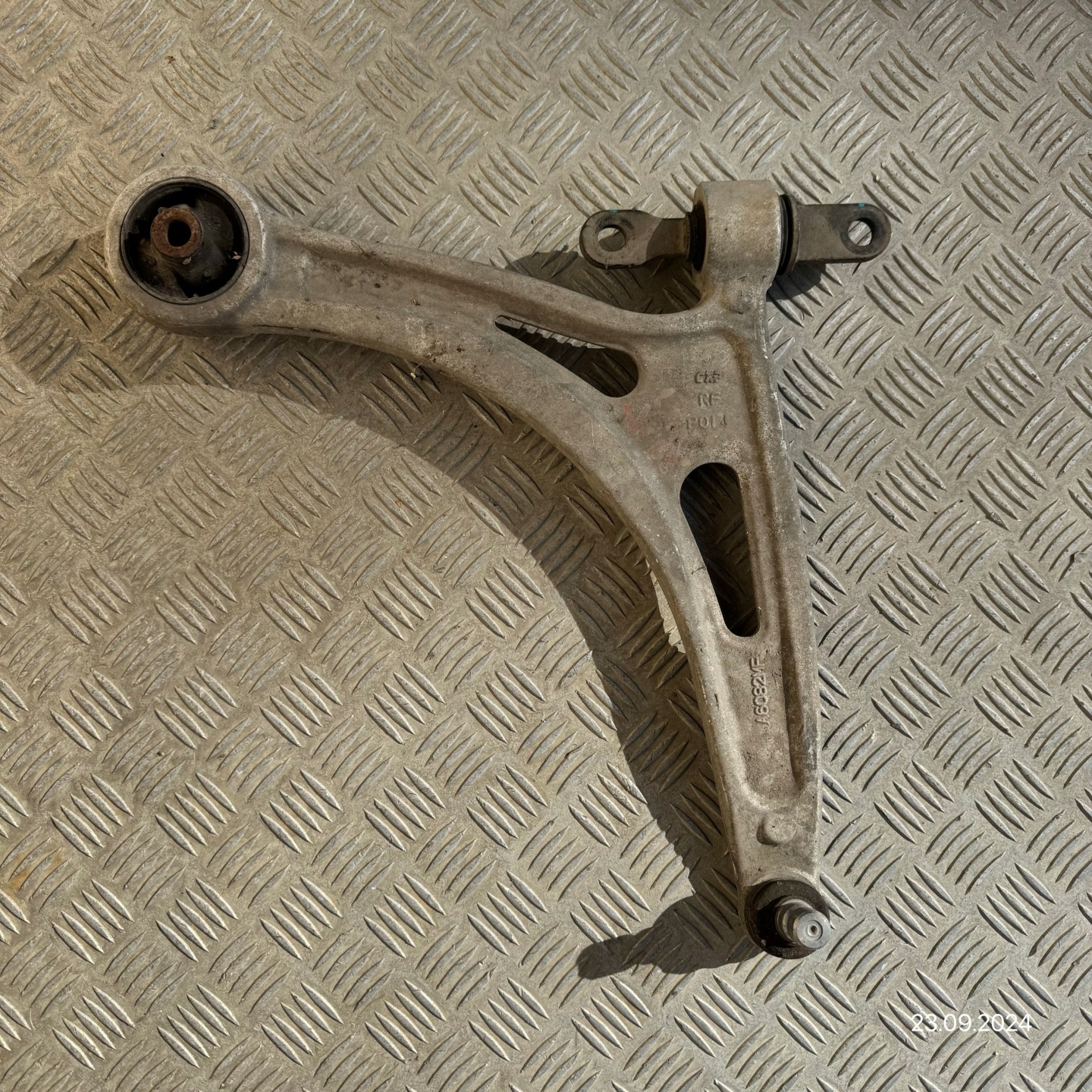 arm front right KIA K5