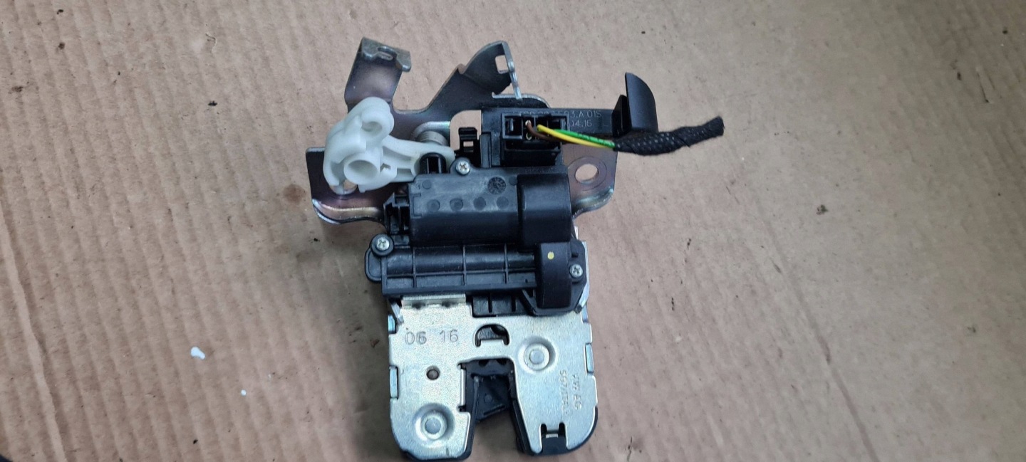 A4 B9 8W lock bonnet boot rear part rear AUDI A5 8W 3G0827503A