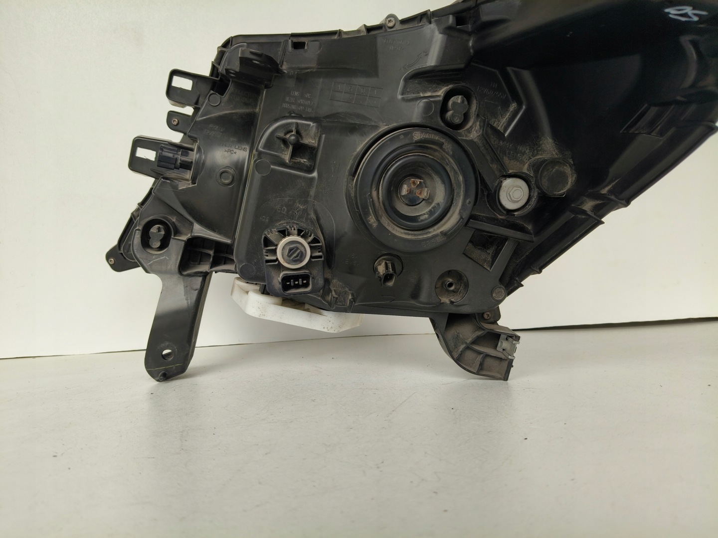 light right REFLEKTOR NISSAN NAVARA D23 NP300 16