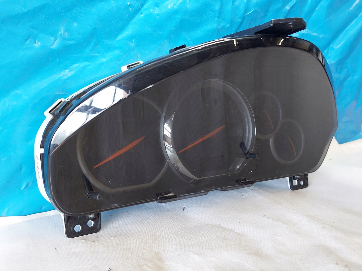 dials clock MITSUBISHI GRANDIS 2.0 D 8100A197
