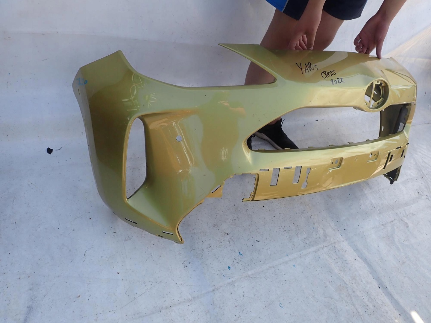 TOYOTA YARIS CROSS 21- bumper front front PDC