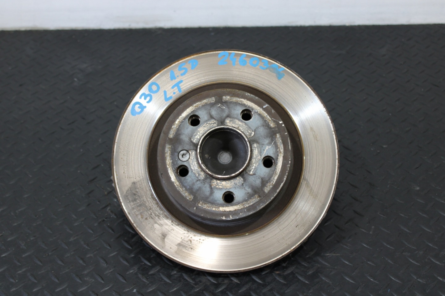 swing left rear part rear 2460306 INFINITI Q30