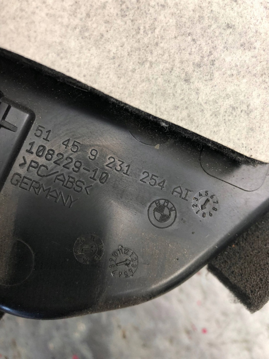 cover spoiler consoles lower left BMW F30 9231254