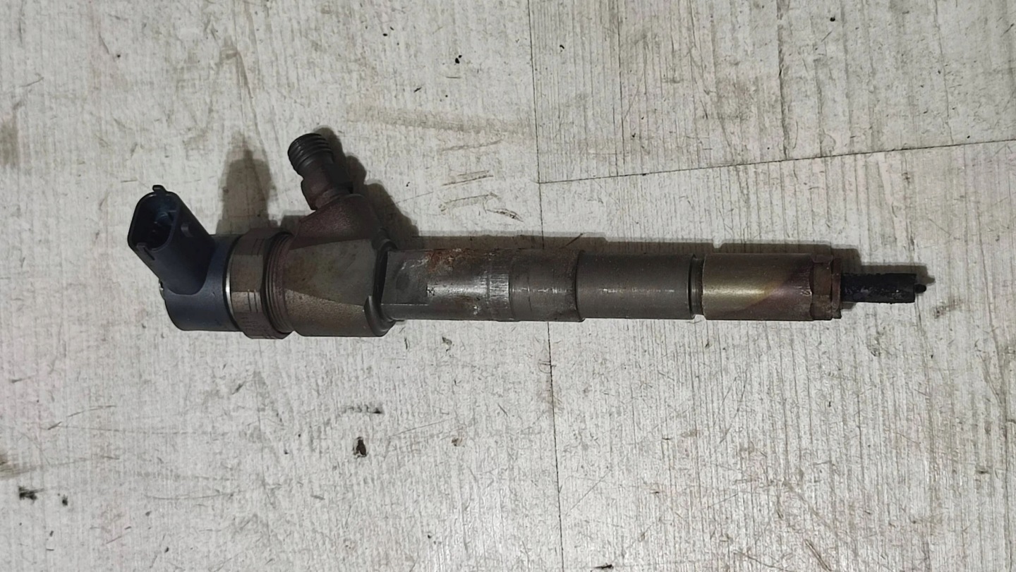 Jeep Cherokee 2015 injector of the fuel
