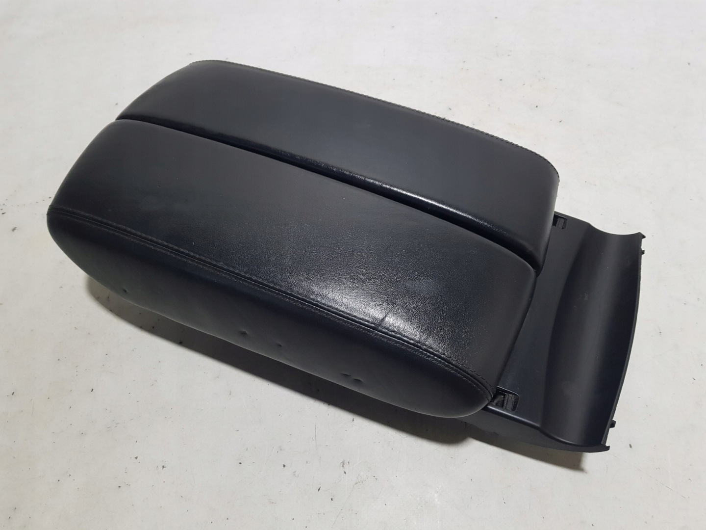 tunnel central armrest AUDI A8 D4 4H0864206C