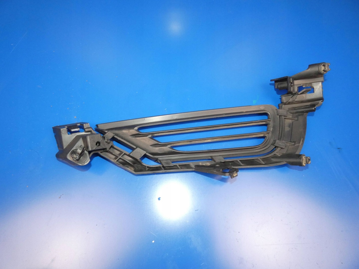 VOLVO XC90 II grid lower of a bumper right front