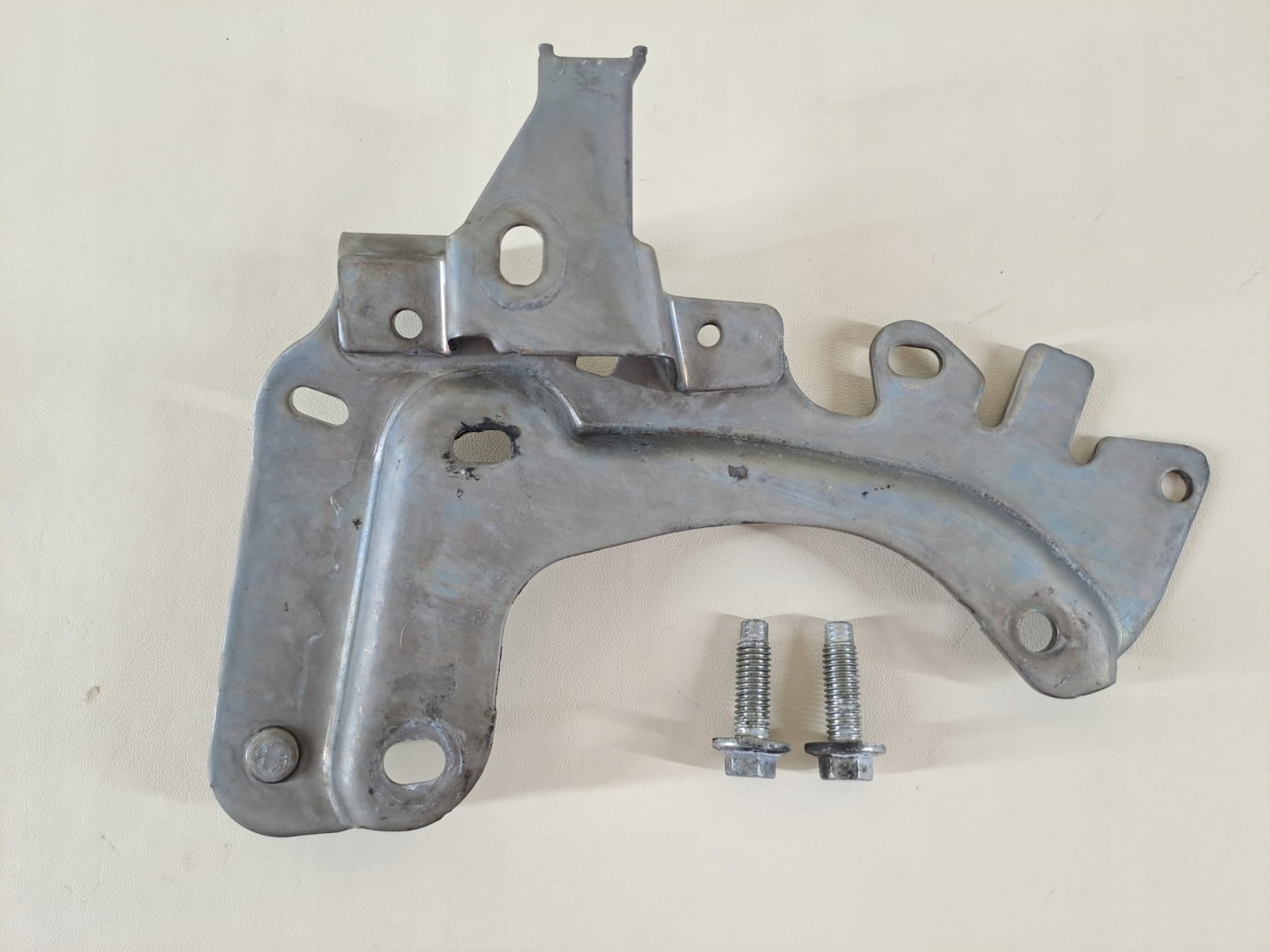bracket holder console 1.0 TCe DACIA LOGAN III 3 SANDERO 21r