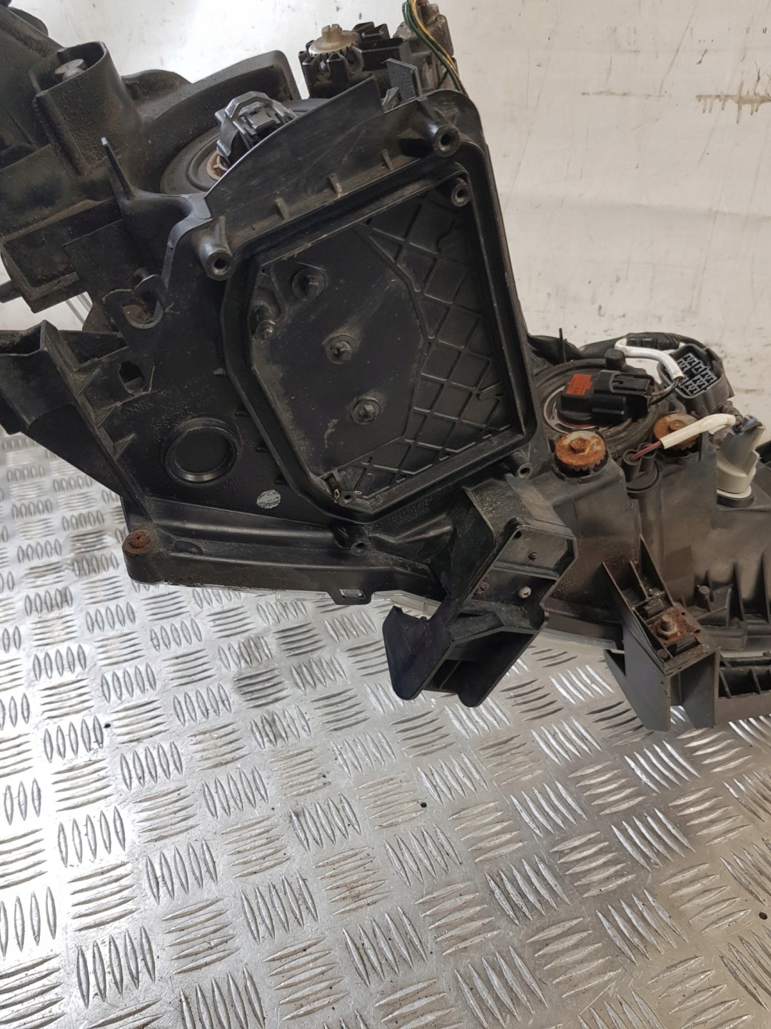 light left front GS1F51040 MAZDA 6 II GH EUROPA