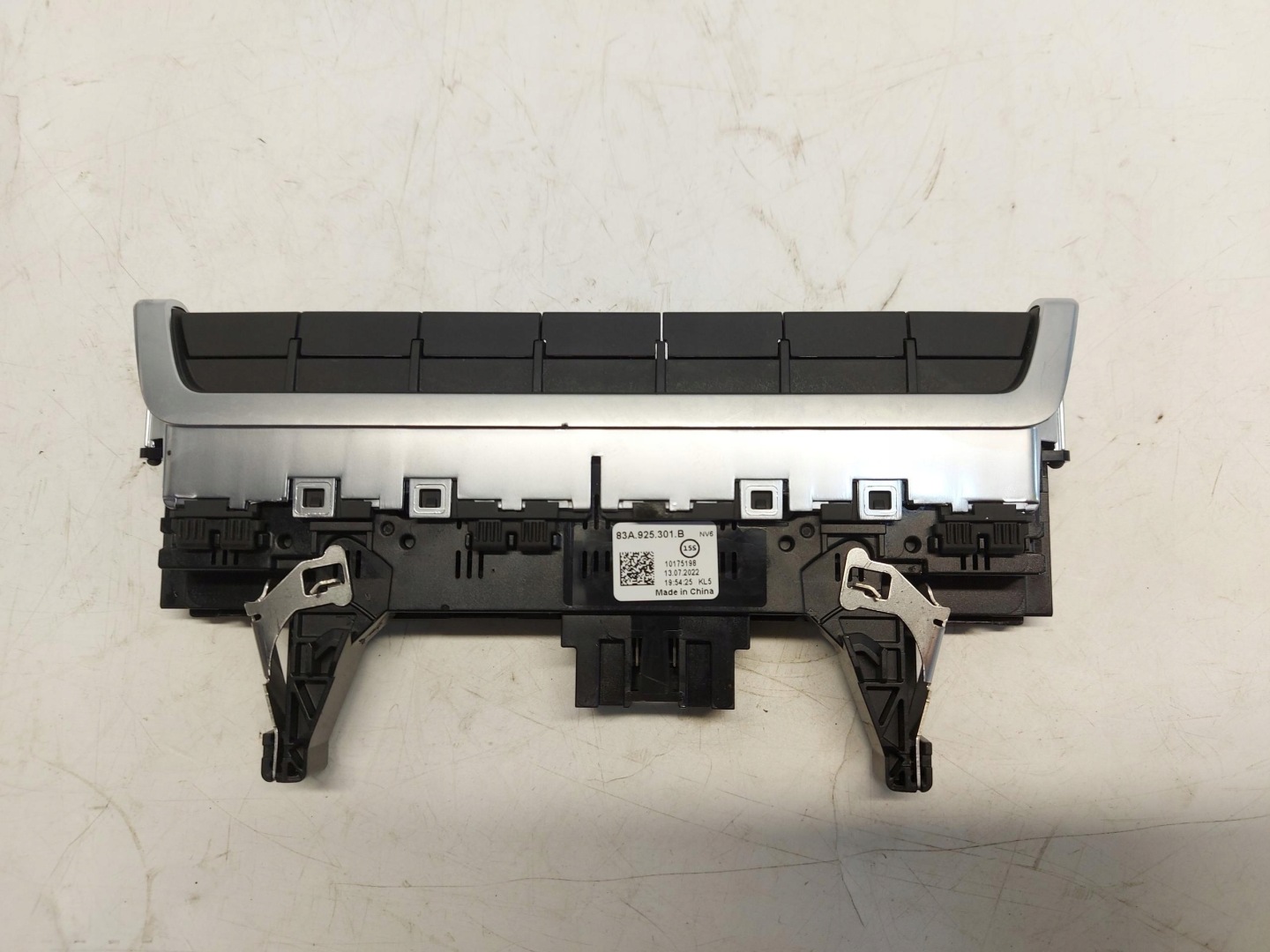 Audi RSQ3 Q3 83A 2022r PANEL Bouton Console 83A925301B