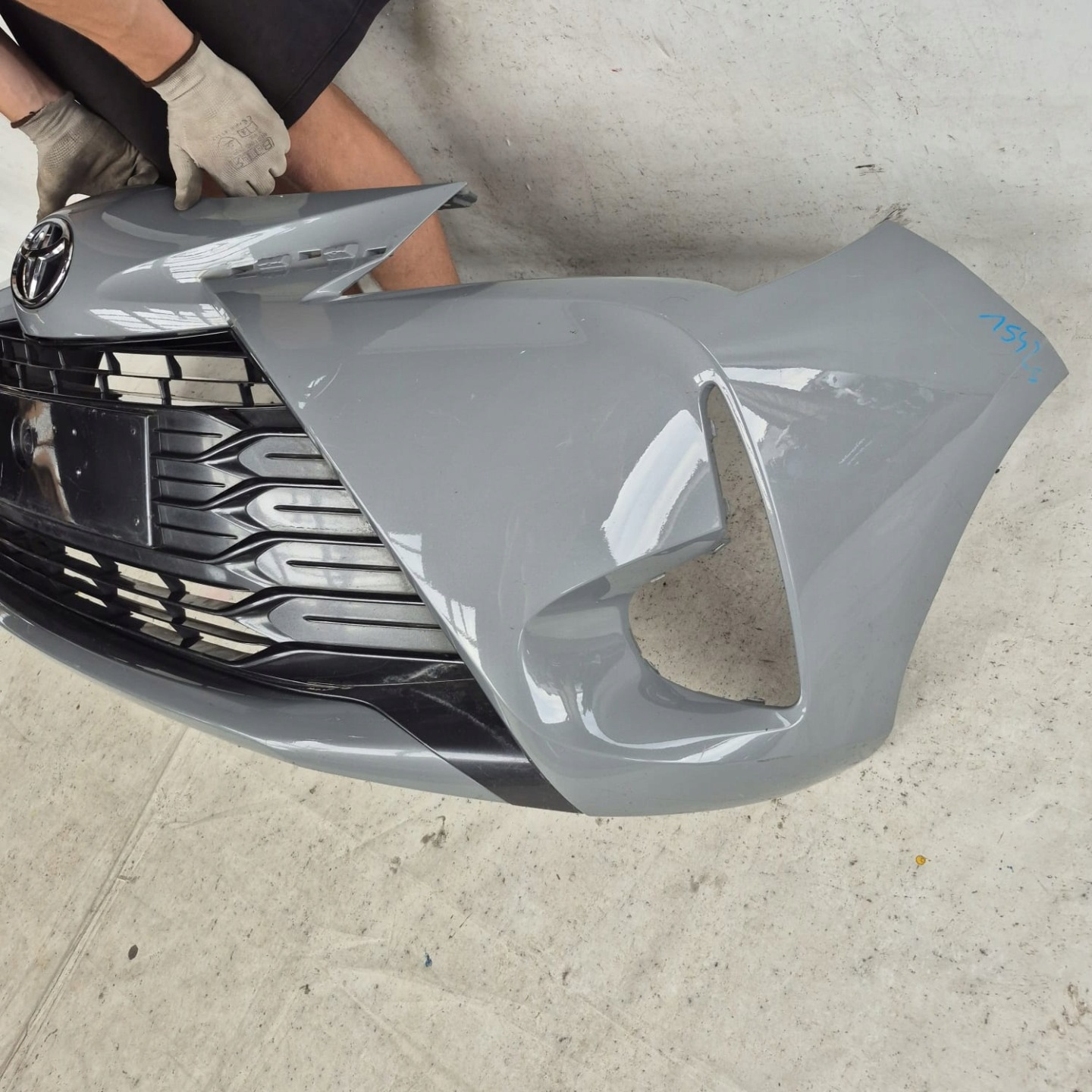 TOYOTA YARIS III LIFT 17-20 bumper front front