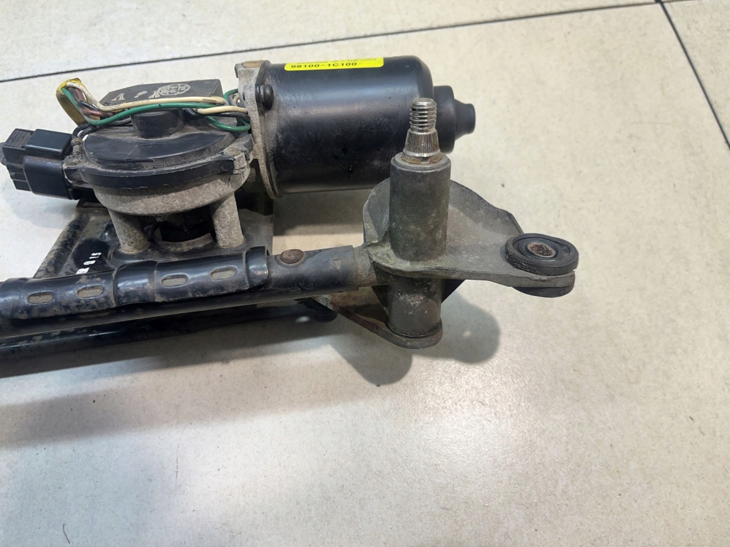 wiper mechanism front HYUNDAI GETZ 1.3 981001C100