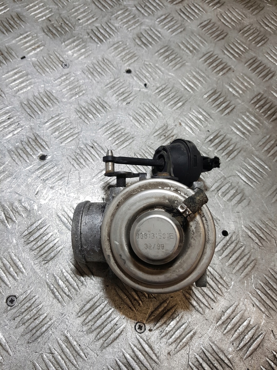 EGR valve VOLKSWAGEN GOLF 4 038131501E