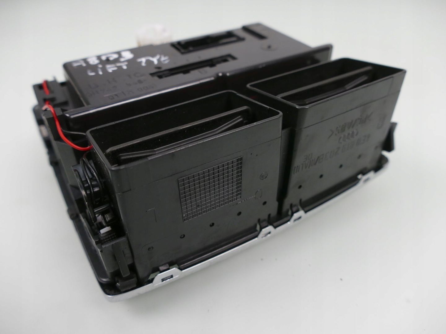 AUDI A8 D3 PANEL rešetka rešetka ventilacije prekidača klimatizacije 4E0819203B