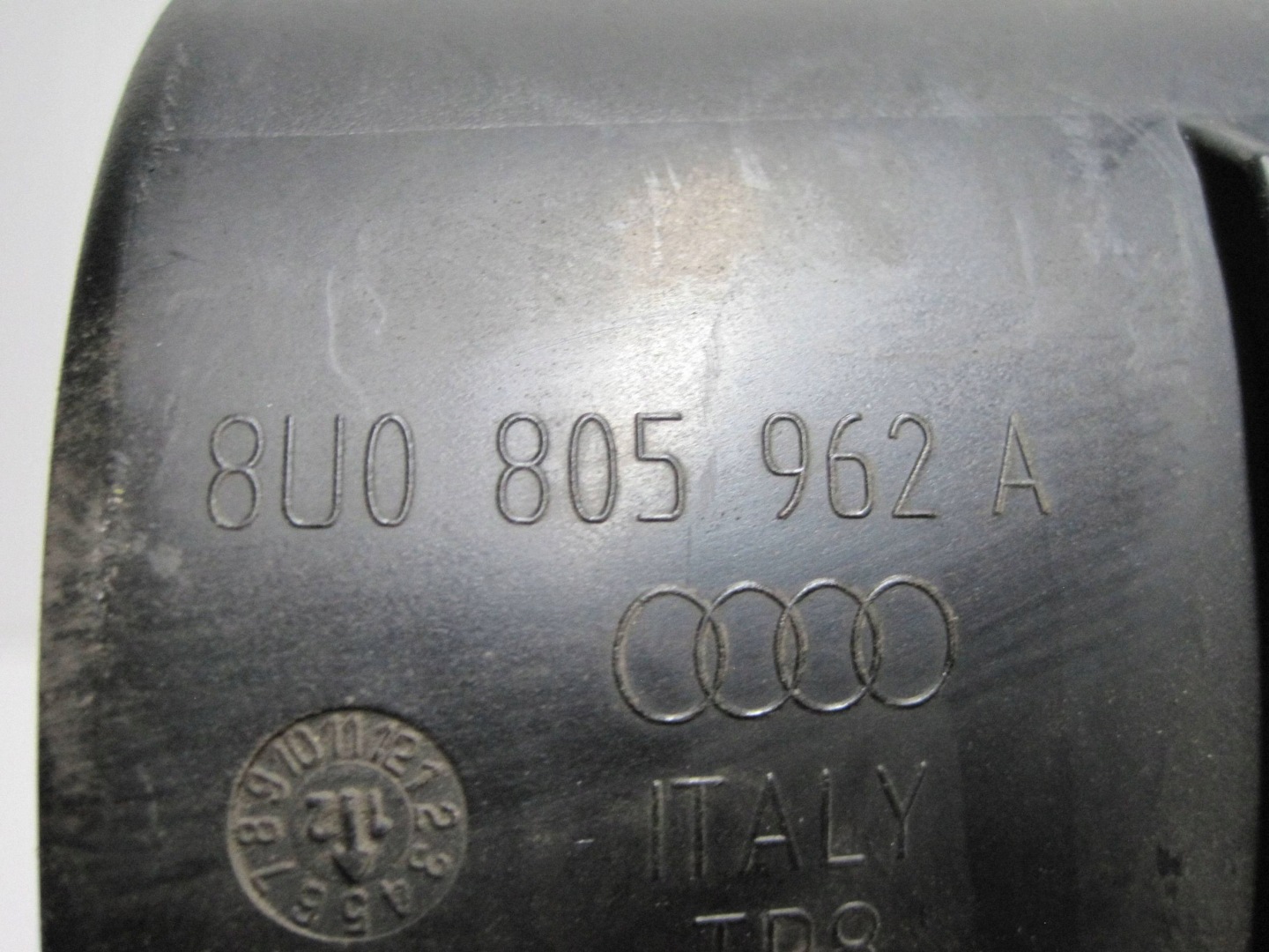 pipe intake AUDI Q3 8U 8U0805962A