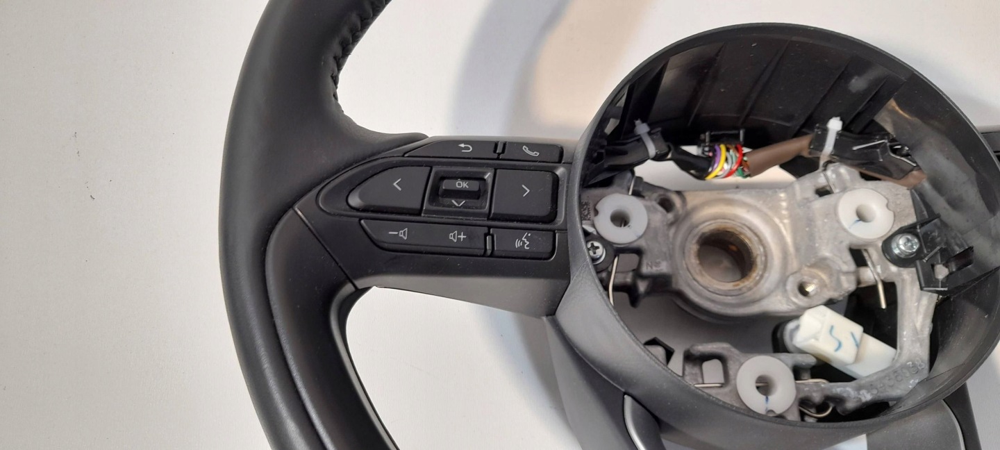 Toyota Yaris XP21 / Cross lenkrad 6436038 (L154)