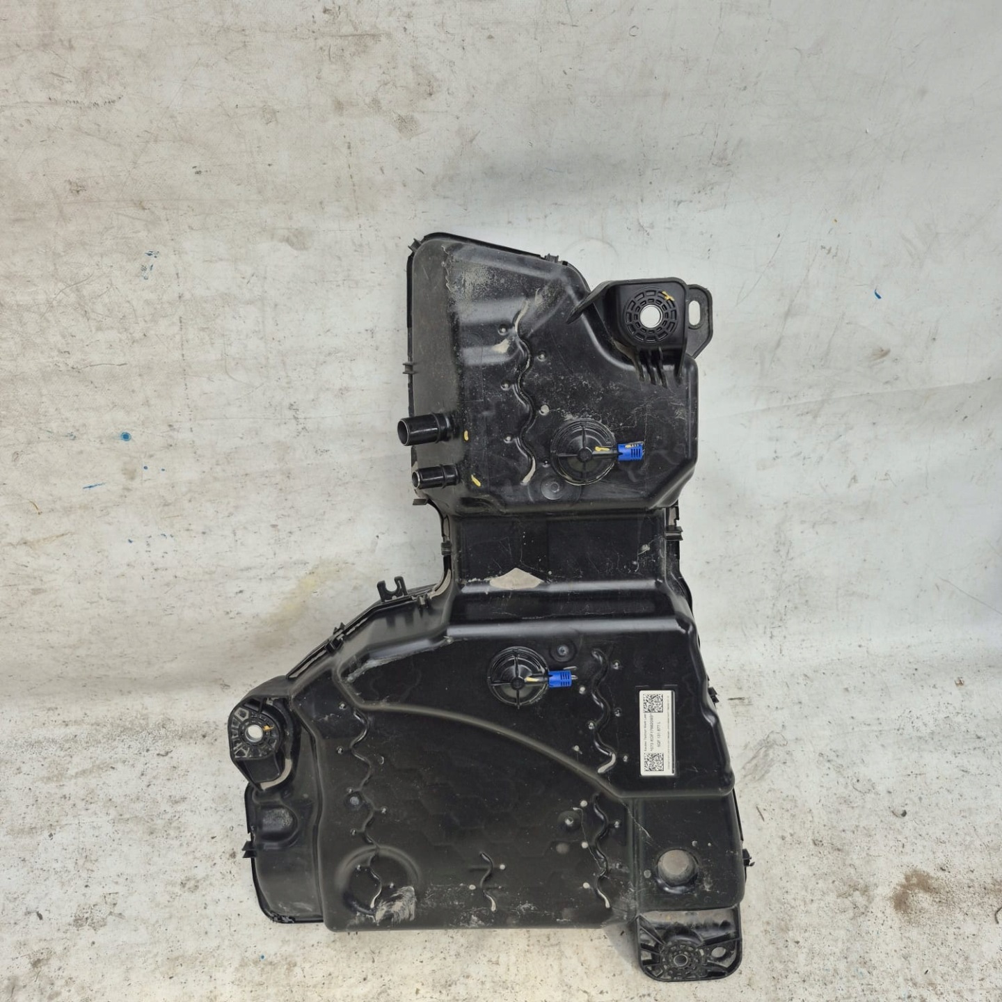 AUDI Q3 II 2 18-25 Behälter ADBLUE