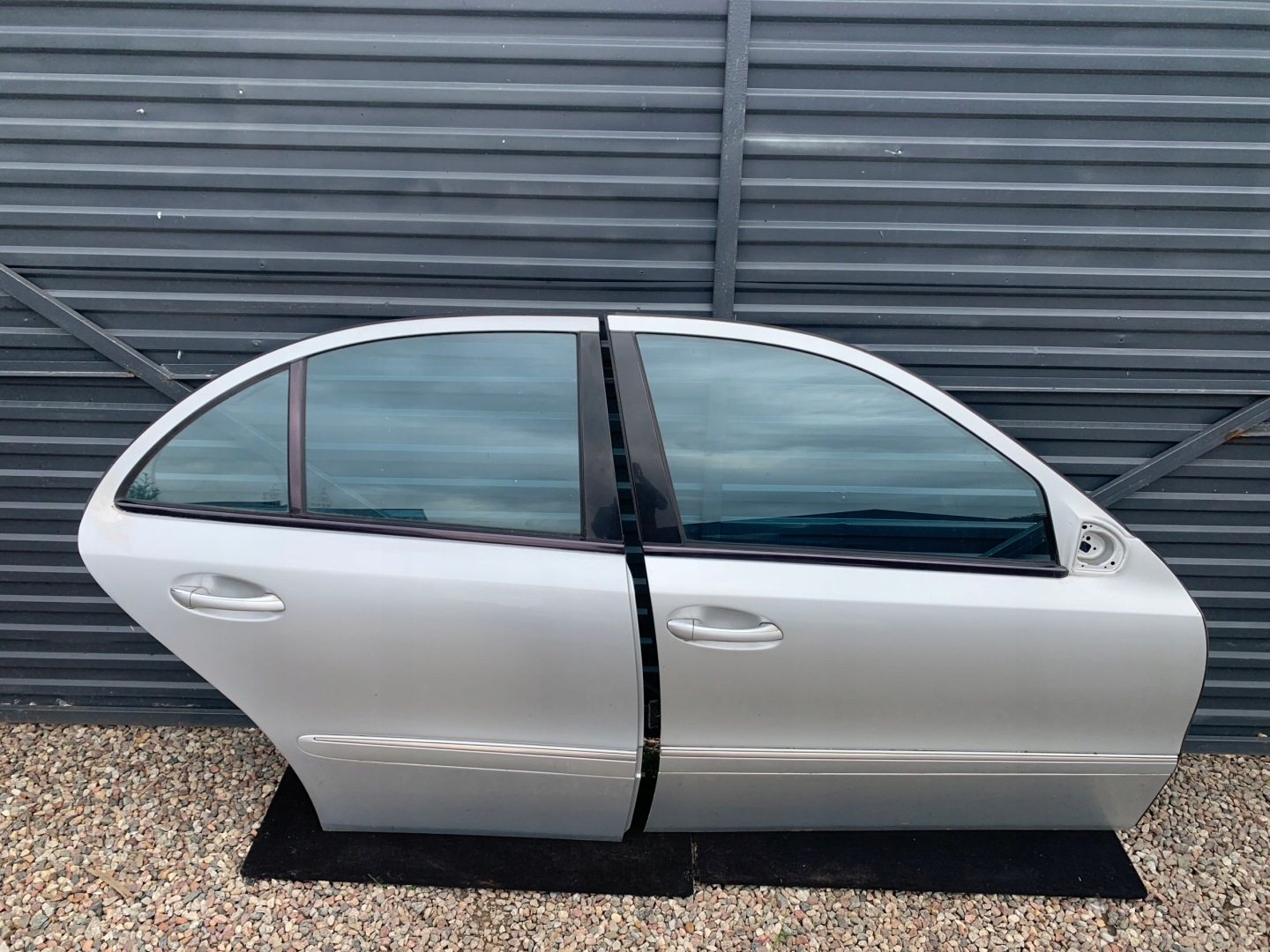 ORGINAL MERCEDES W211 door right right front front 775 C775