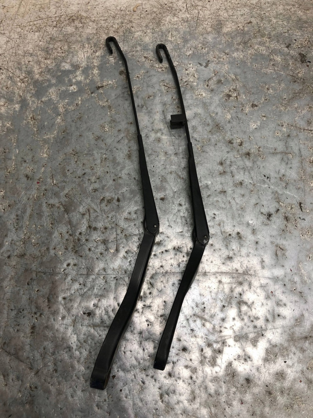 wiper arms AUDI A8 D2 4D1955407B 4D1955408B