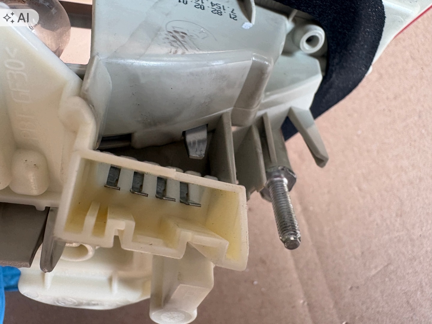 BMW E91 light right rear part to the bonnet 7154162