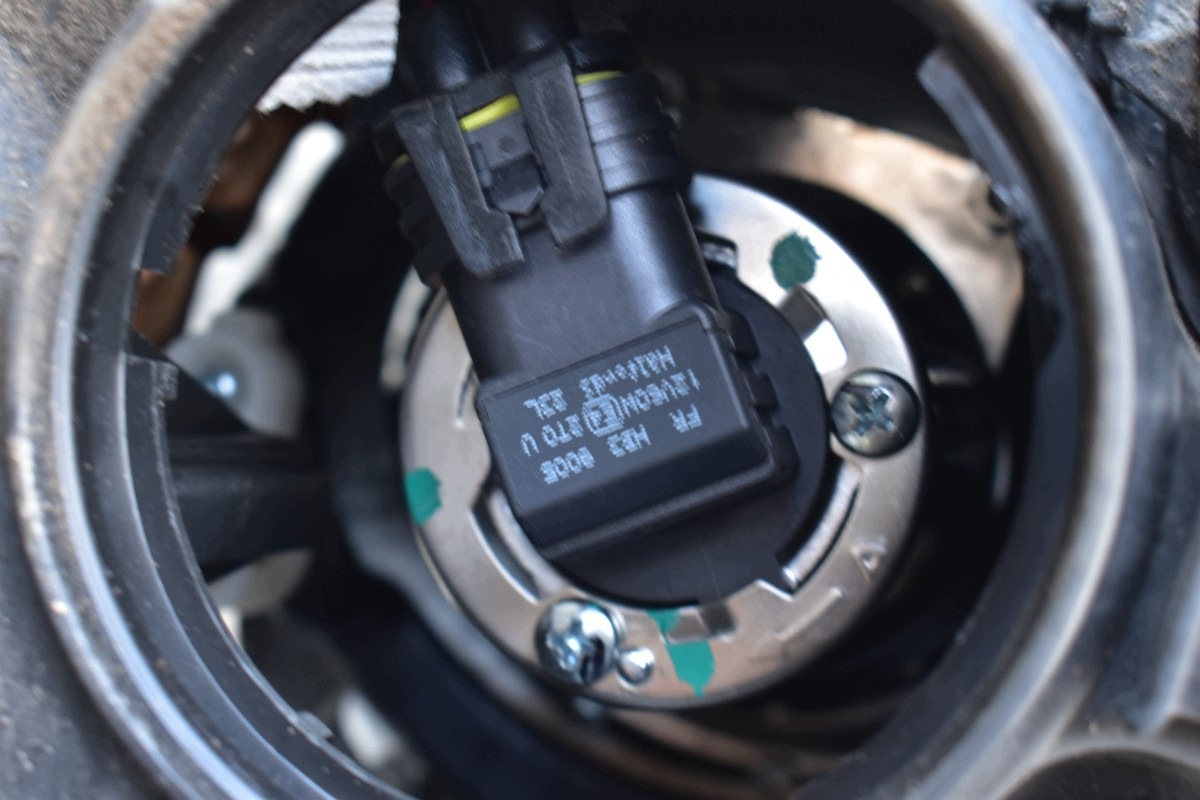 light right front MG ZS 2017-2024R 81051-210S40 UK