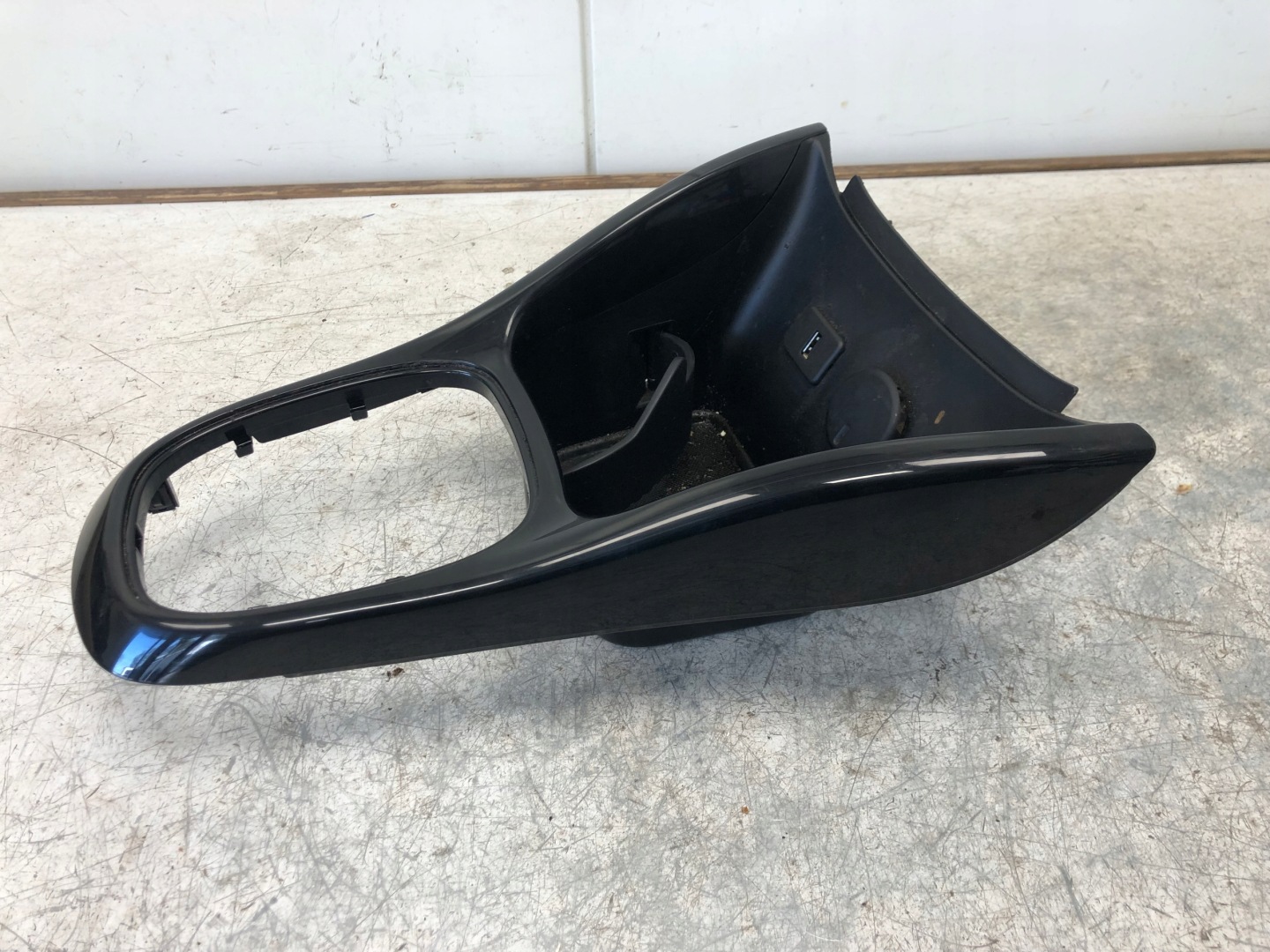 frame bracket passenger compartment OPEL CORSA E 13352902