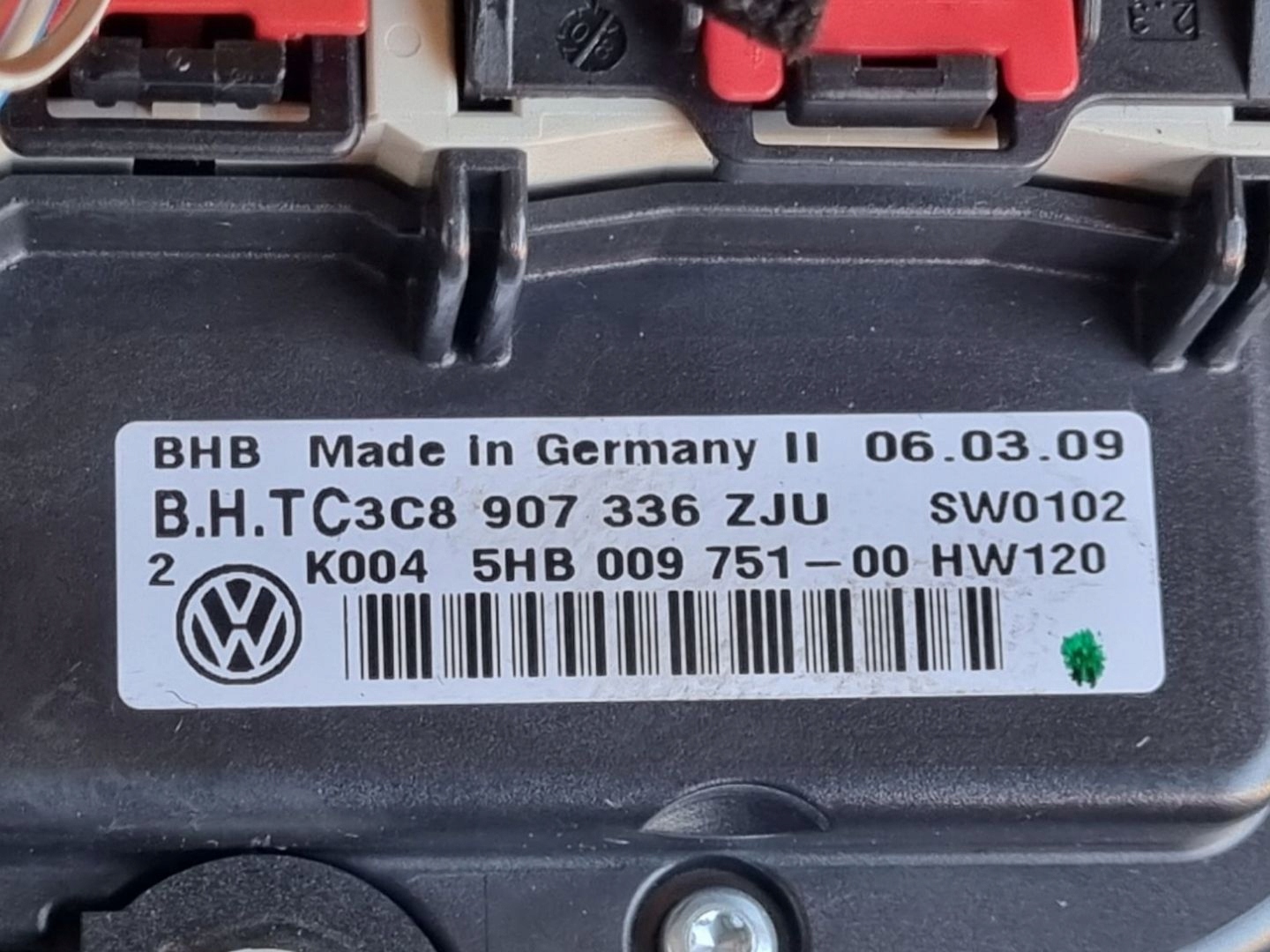 control panel of the air conditioning Volkswagen Golf 6 2009 3C8907336