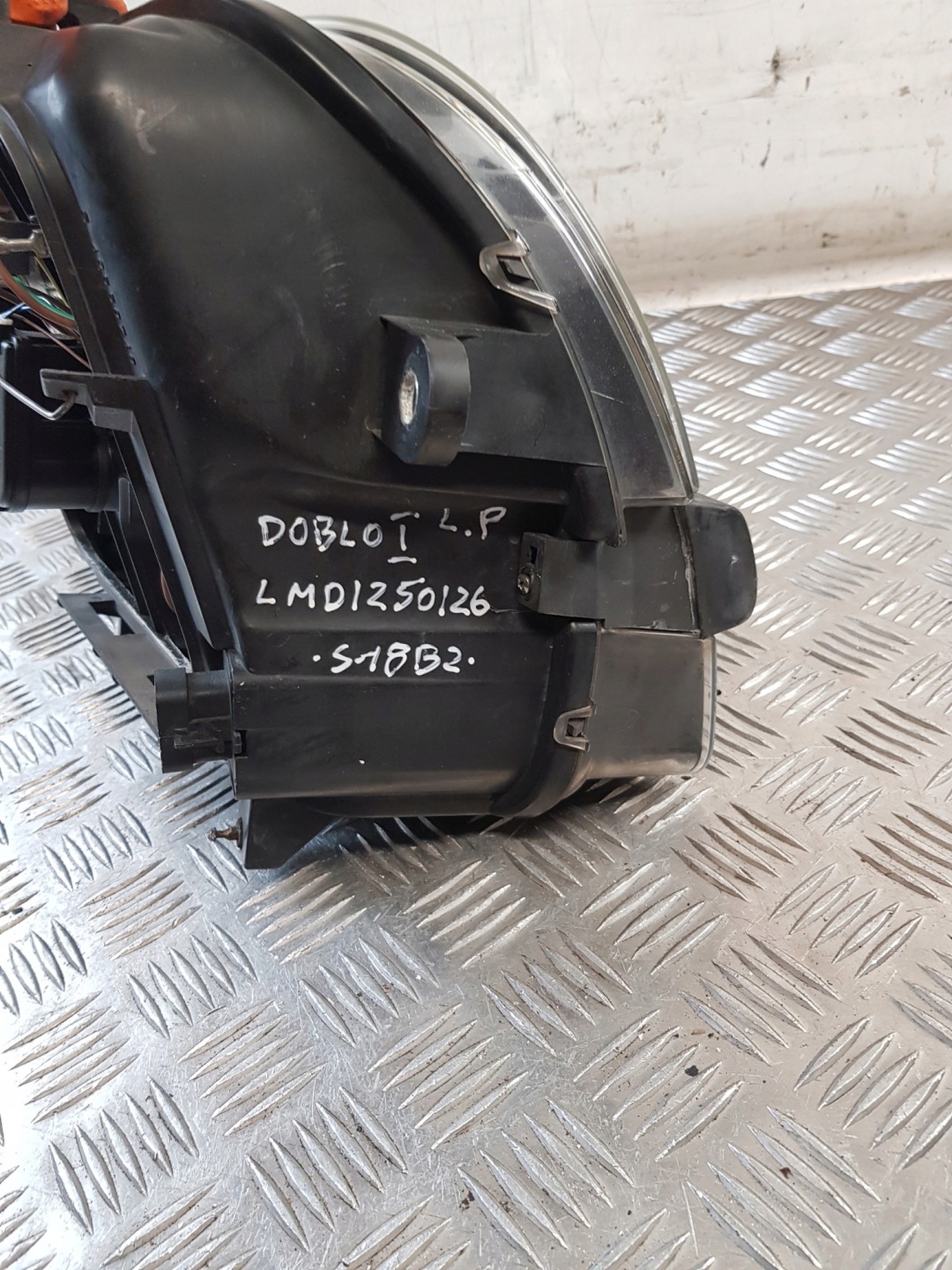 light left front 46807768 FIAT DOBLO and 01R- EUROPA