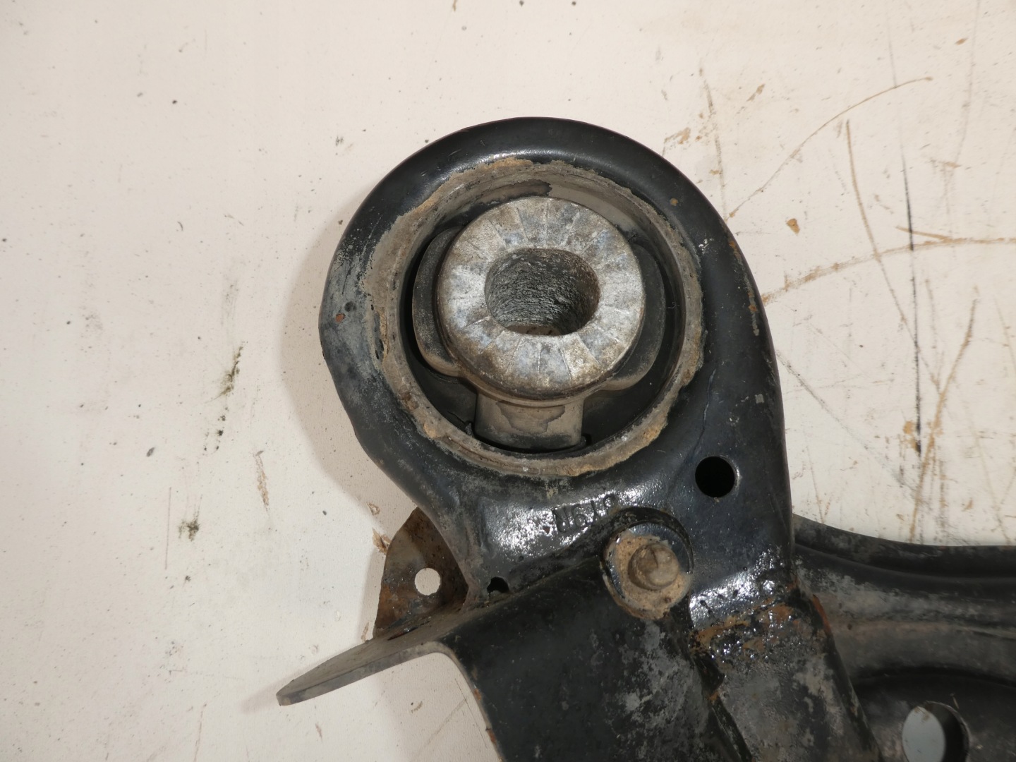 subframe SAMKI of the engine front AUDI A6 C6 4F0399313AD