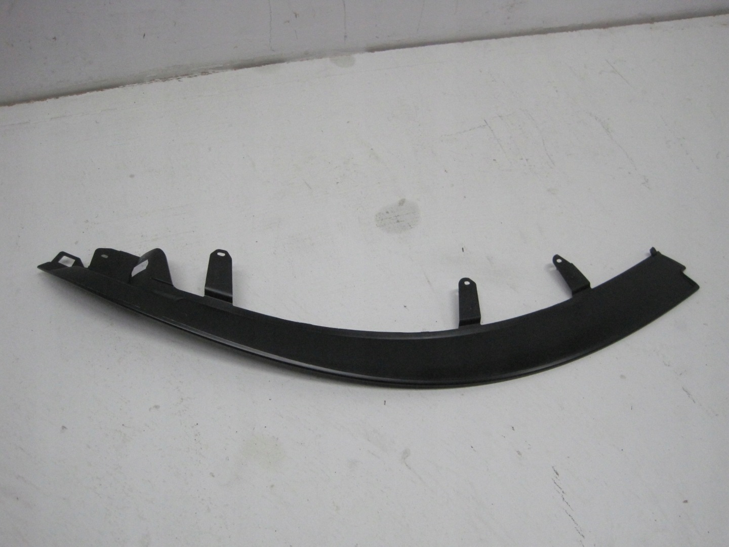 cap moulding bonnet LOGO PORSCHE CARRERA 992807823B