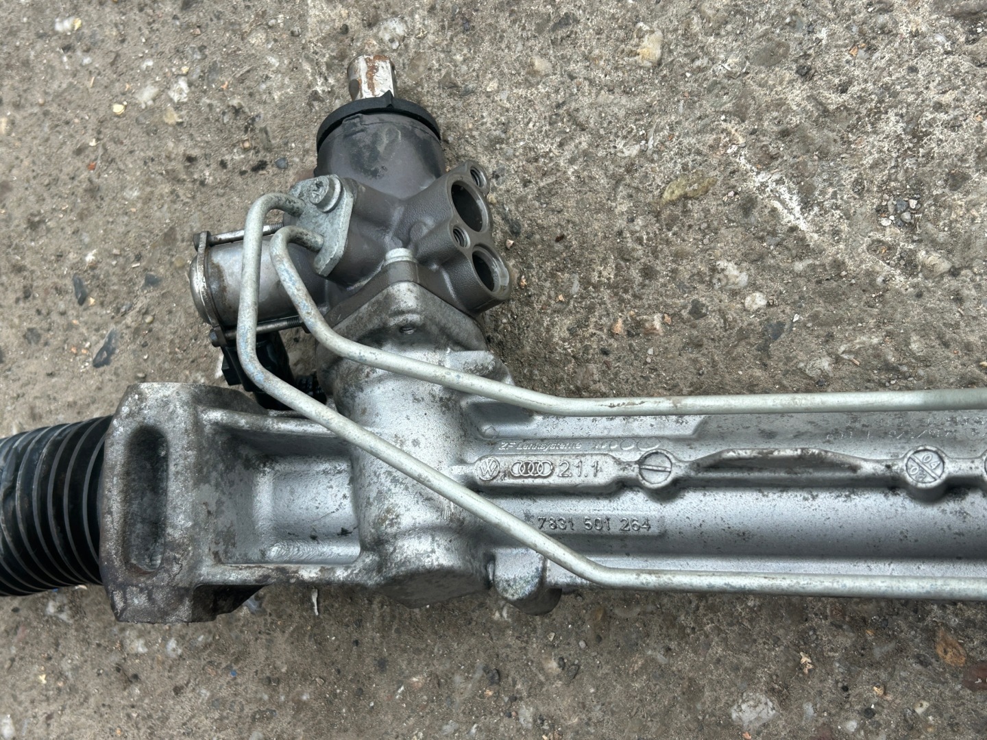 AUDI A4 B8 Boîter direction EUROPA 8T1422065P