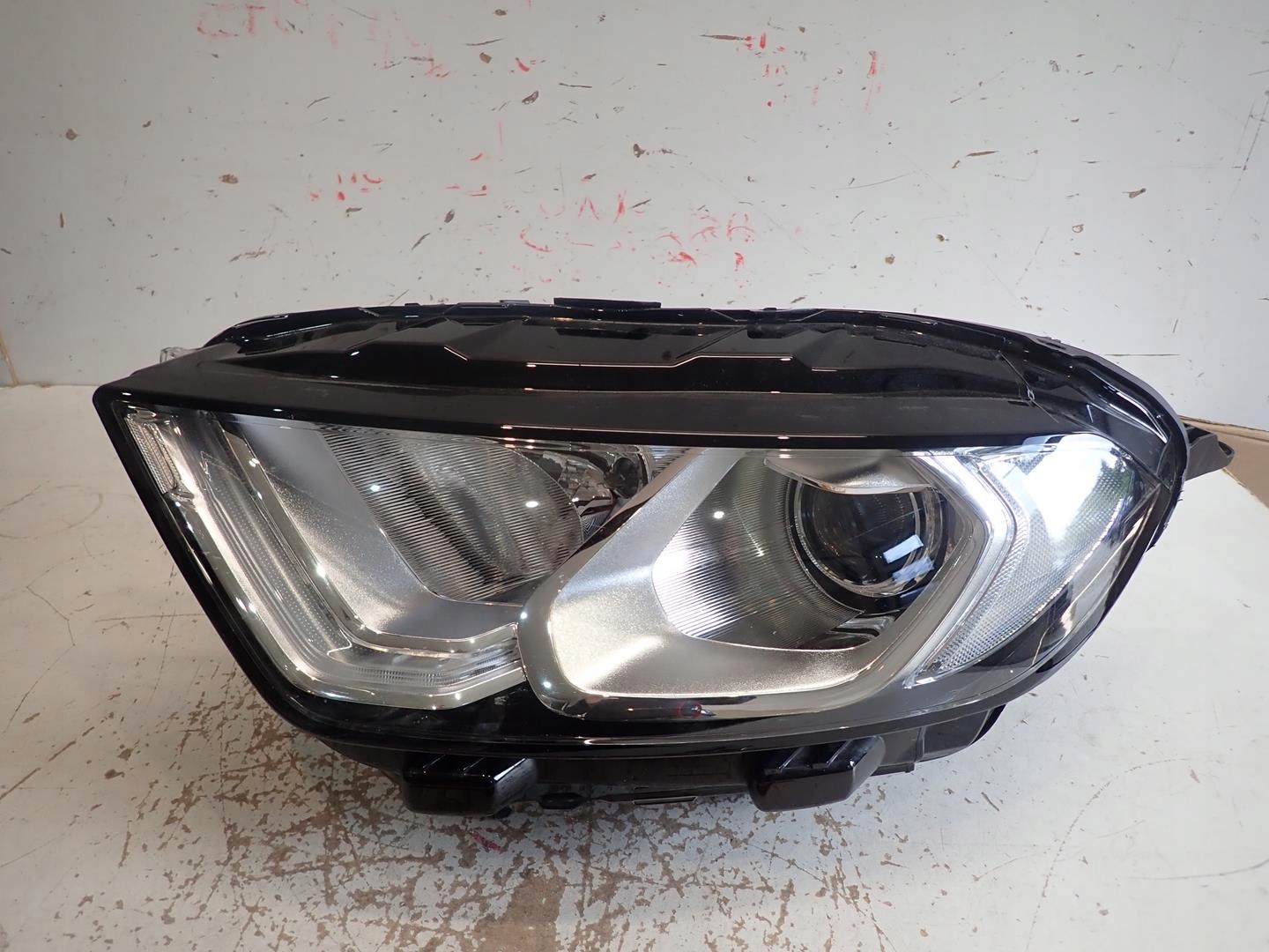 light front left FORD ECOSPORT LIFT 2017- XENON