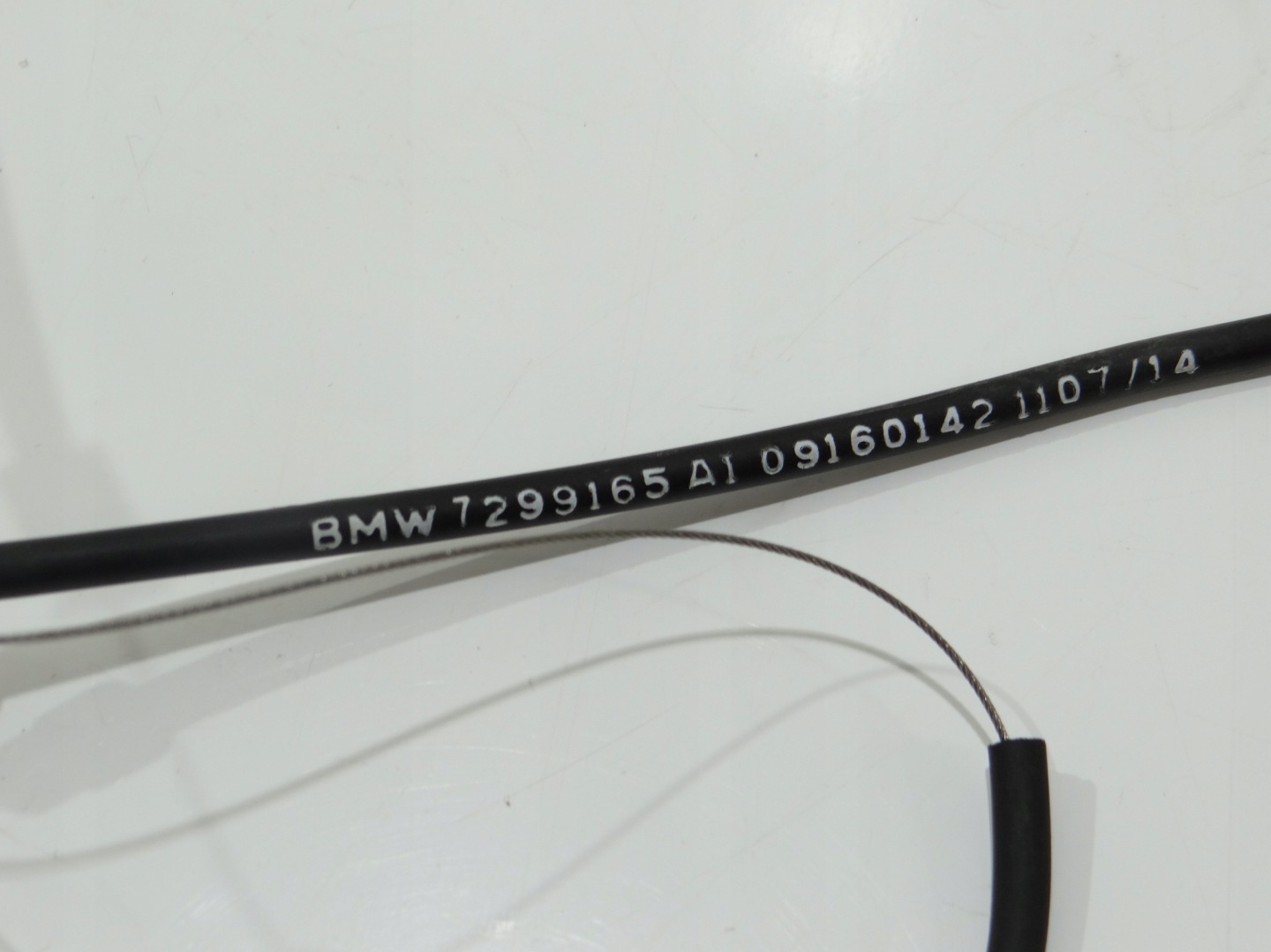 Câble Levier pour l’ouverture du capot BMW I3 7299165