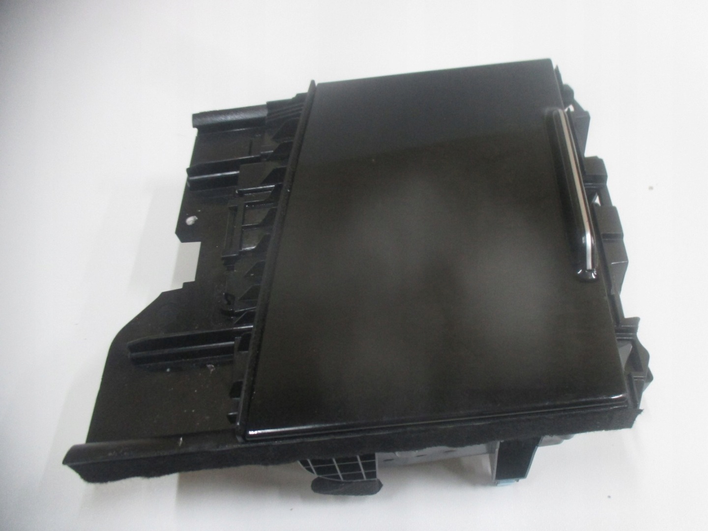 passenger compartment ashtray KIA SPORTAGE V 84630-R2200