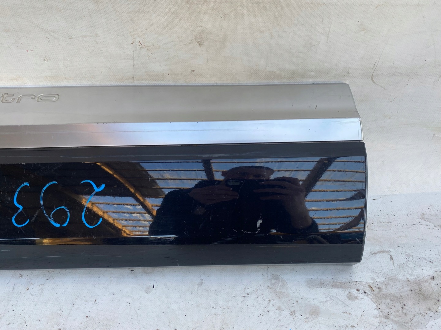 AUDI Q7 4M moulding door right rear part