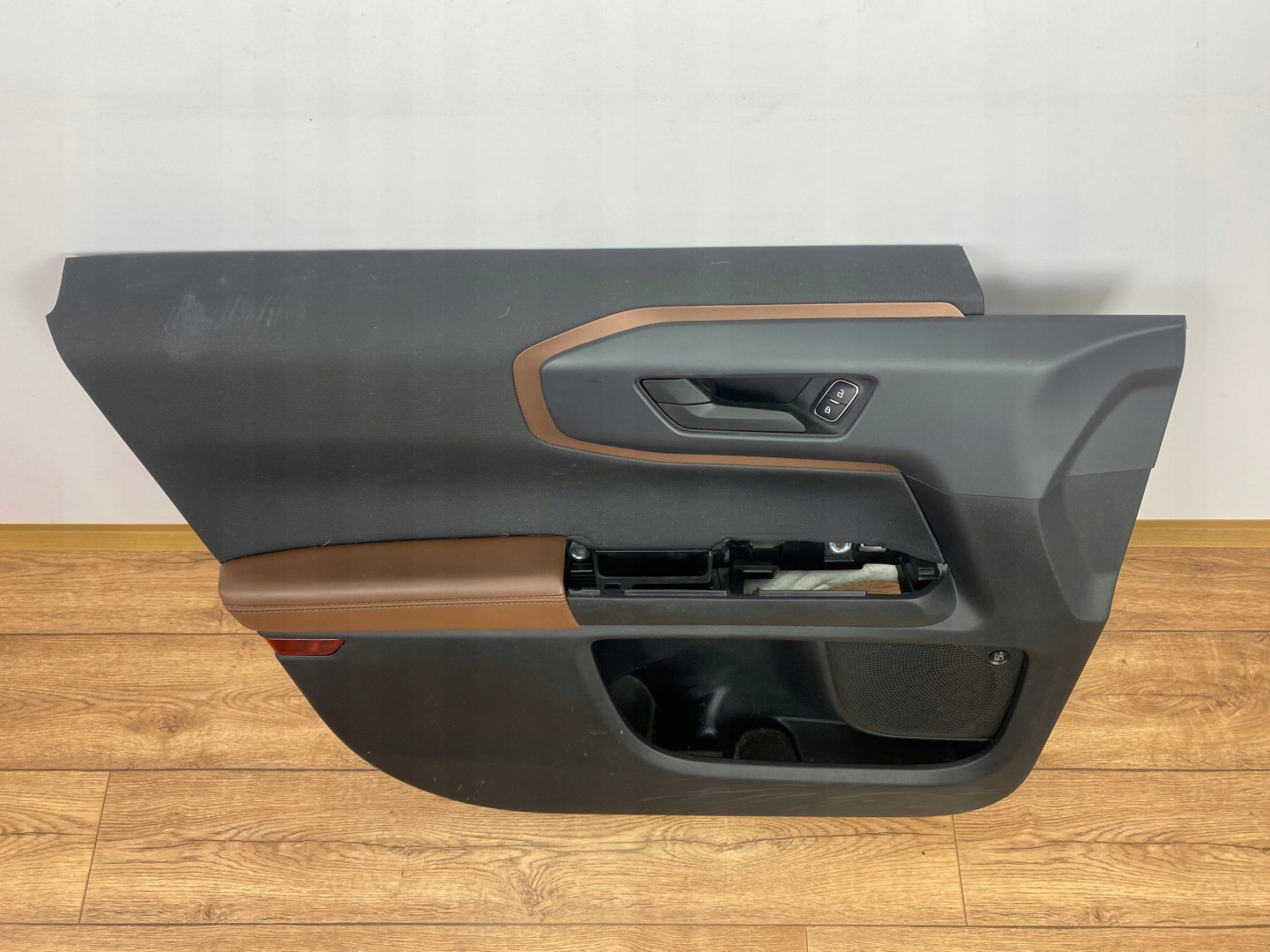 left front side door Ford Bronco Sport 2020+ USA